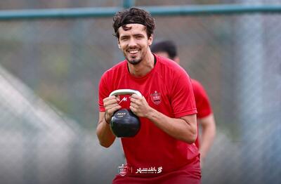 خرید جدید پرسپولیس، پیراهن سرخ را به تن کرد - پارس فوتبال