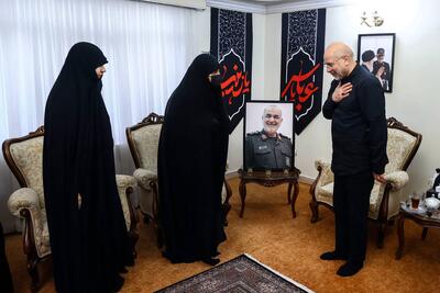 حضور قالیباف در منازل شهیدان رشید، سلامی و محققی