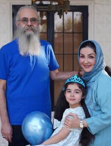 عکس خانوادگی بازیگر شب دهم در جشن تولد دخترش با تم خاص | اقتصاد24