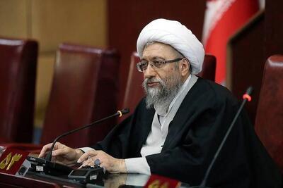 آملی لاریجانی: در طول جنگ ۱۲ روزه، افرادی از نیرو‌های مسلح و ولایت فقیه دفاع می‌کردند که شاید چهره‌های آن‌ها نشان نمی‌داد که مدافع نظام جمهوری اسلامی باشند