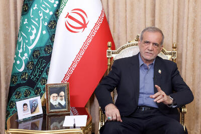 پزشکیان: ملت ایران پای میهن که وسط آمد آب پاکی را روی دست دشمن ریختند