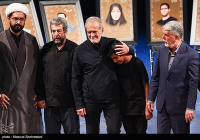 اهالی فرهنگ و هنر به شهدای جنگ 12 روزه ادای احترام کردند - تسنیم
