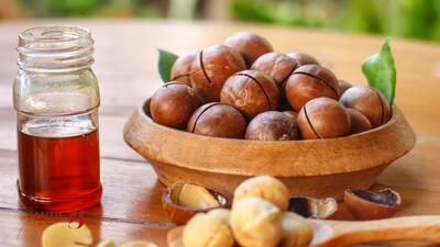 ماکادمیا خام یا بوداده؟ مقایسه طعم، ارزش غذایی و کاربرد | زرچین
