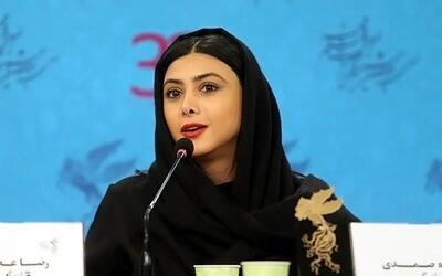 استایل آزاده صمدی در آرت گالری بالاشهر تهران جنجال به پا کرد
