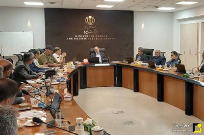 برنامه‌های توانیر برای پرداخت مطالبات پیمانکاران صنعت برق تا پایان سال ۱۴۰۴