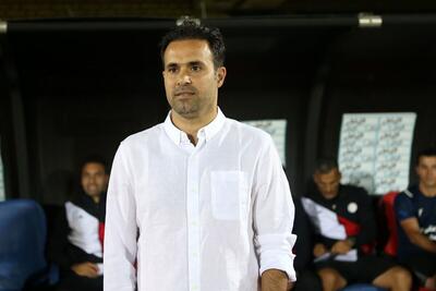 سرمربی پرسپولیسی در لیگ آزادگان تیم گرفت