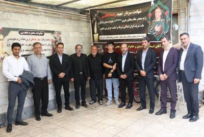 دیدار رئیس فدراسیون کوه‌نوردی و مسئولان ورزش زنجان با خانواده شهید ورزشکار رضا نجفی