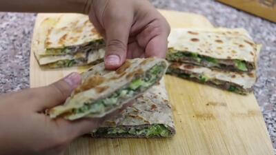 طرز تهیه ساندویچ با نان لواش و گوشت چرخ کرده!