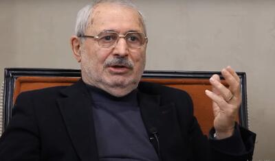 ویدیو / نادر قوچکانلو، عضو دفتر نخست وزیری در دهه ۶۰: کشمیری، [عامل انفجار دفتر نخست وزیری]، ابتدا در ستاد خنثی سازی کودتا بود؛ همه سر او قسم می‌خوردند
