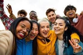 نسل زد مهمانی‌های خانوادگی را پس می‌زند
