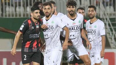 مراقب حریم فوتبال باشید