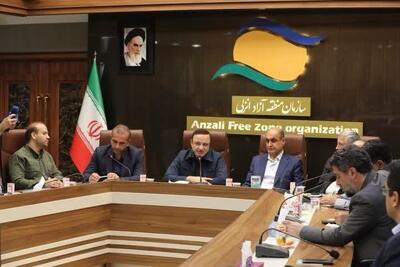 دبیر شورایعالی مناطق آزاد بر حمایت از آسیب دیدگان آتش سوزی ونوس تاکید کرد