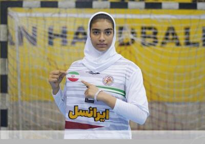 رضایی بهترین بازیکن دیدار ایران - هنگ کنگ شد