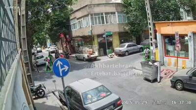 تصادف و برخورد وحشتناک یک موتور سیکلت با پژو ۲۰۶ در محله سلیمانی تهران