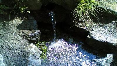 چشمه ای با خواص درمانی در آب اسک + فیلم