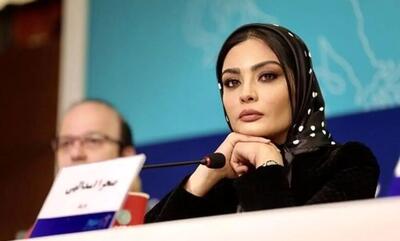 صحرا اسداللهی با لباس عروس وسط خیابون