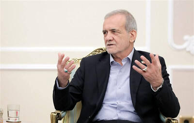 پزشکیان: قم می‌تواند قطب فرودگاهی بین‌المللی کشور شود