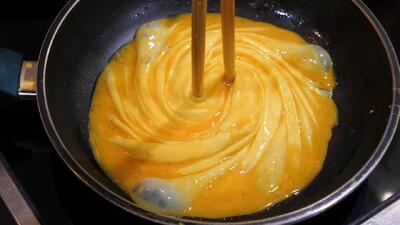 طرز تهیه املت کره ای با تخم مرغ
