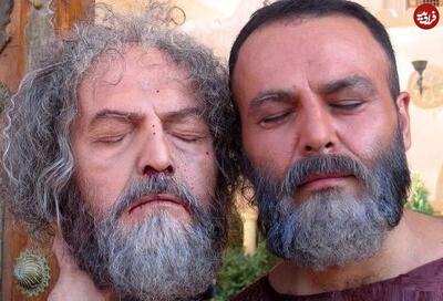 عکس/ بازدید احمدی نژاد از سر بریده مختار ۱۷ سال پیش در پشت‌صحنه مختارنامه | اقتصاد24