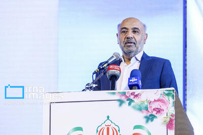 تاکید وزیر تعاون بر تدوین آیین نامه های پوشش بیمه سکوها و تاکسی های اینترنتی