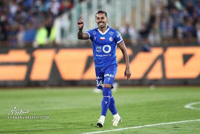 مدافع سابق استقلال نارنجی پوش شد