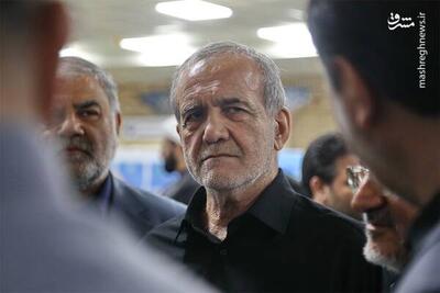 عکس/ بازدید رئیس جمهور از مترو قم