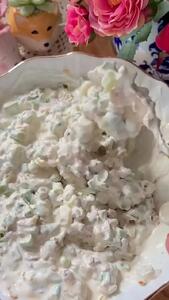 ساندویچ کوفته مرغ با یک سس مخصوص و خوشمزه + فیلم