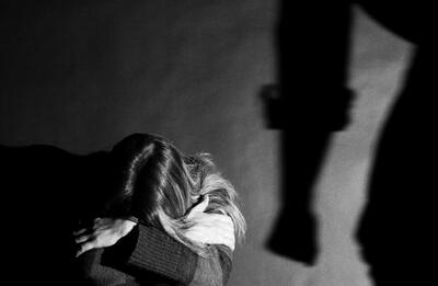 گزارش: از هر 8 زن در بریتانیا، یک نفر قربانی خشونت است | شفقنا