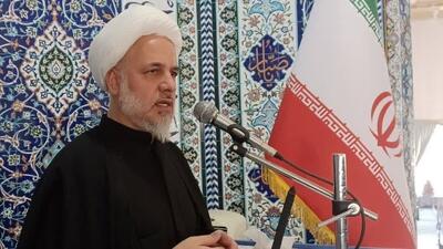 خطیب جمعه ساوه: جهاد تبیین و انسجام ملی، کلید عبور از بحران‌ها است