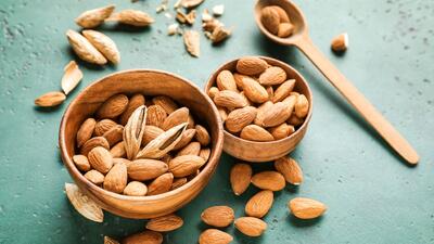 فواید شگفت انگیز بادام برای سلامت بدن و تاثیر ماسک و روغن بادام برای زیبایی پوست!