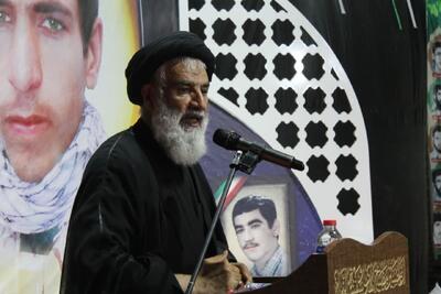 نماینده ولی فقیه در خوزستان: رزمندگان اسلام دست آمریکا را از منطقه کوتاه خواهند کرد