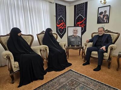 عراقچی به منزل سردار سلامی رفت