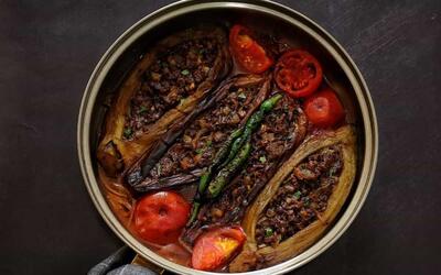 طرز تهیه بادمجون کباب گیلانی خوشمزه + فیلم