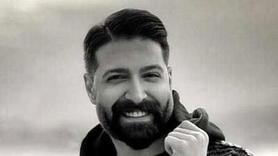 فیلم غوغای خوانندگی بی نظیر حمید هیراد با آهنگ نوستالژی در خانه اش/ کدوم کوه و کمر نقش تو داره یار