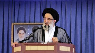 امام جمعه کرج: باید تنگه فضای مجازی را از اشغال دشمن خارج کنیم