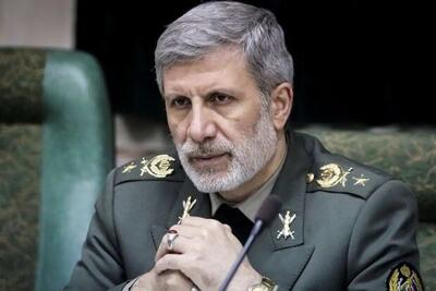 فرمانده کل ارتش: اجازه نخواهیم داد یک وجب خاک ایران از آن جدا شود