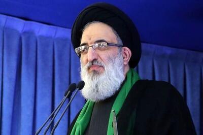 هشدار امام جمعه کرج درباره نفوذ دشمن از فضای مجازی تا بحران آب/ نماز جمعه نهادی برای تمدن‌سازی و بصیرت