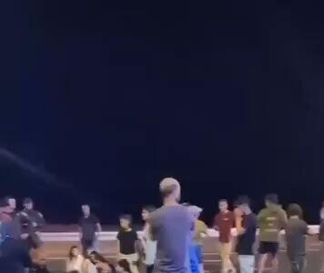شهرک‌نشینان یهودی اسرائیلی مانع از رسیدن کامیون‌های امداد به غزه می‌شوند!