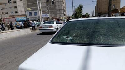 فارس: برادر افسر نگهبان دادگستری زاهدان پس از شنیدن خبر شهادت برادرش در حمله تروریستی امروز، دچار حمله قلبی شد و درگذشت