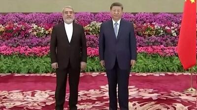 رحمانی فضلی، استوارنامه خود را تقدیم شی جین‌پینگ کرد | عکس