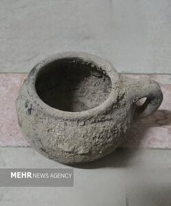 کشف و ضبط ۹ قلم شیء تاریخی پیش از اسلام در دماوند/ عکس