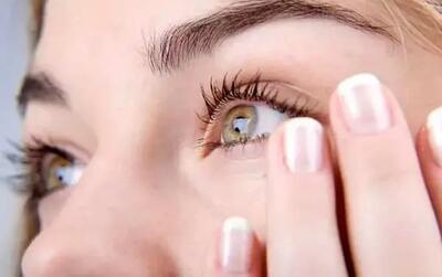 لرزش و پرش پلک نشان چه بیماریست؟
