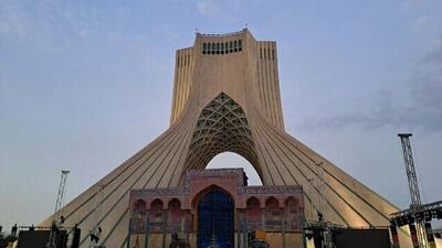سازه احداثی در برج آزادی مورد تایید میراث فرهنگی نیست