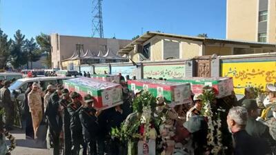 پیکر مطهر شهدای حادثه تروریستی زاهدان تشییع شد (فیلم)