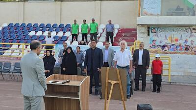 رقابت‌های دو و میدانی قهرمانی نوجوانان/ حضور احسان حدادی در مراسم افتتاحیه