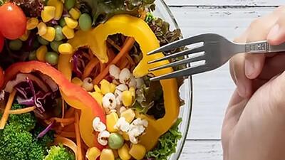 تغذیه مناسب، سدی در برابر آسیب‌های اشعه ماوراء بنفش