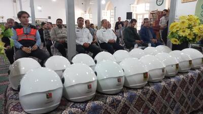 توزیع رایگان کلاه ایمنی به موتور سواران + فیلم
