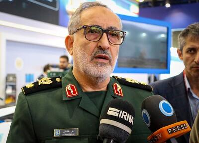 دختر شهید شادمانی: پدرم در تعقیب و گریز مستقیم با رژیم صهیونیستی به شهادت رسیدند؛ خیلی‌ها فکر می‌کنند ایشان در یک بمباران هوایی تصادفی شهید شده که این‌طور نبوده/ پدر با ترور هدفمند رژیم صهیونیستی شهید شدند