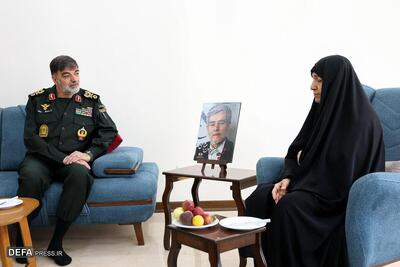 سردار رادان با خانواده شهید عباسی دیدار کرد