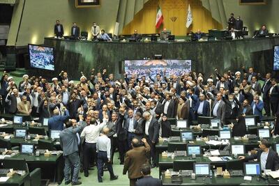 شعار «مرگ بر اسرائیل» در صحن مجلس/ تذکر شفاهی نقدعلی: کودکان غزه با گرسنگی در حال مرگ هستند